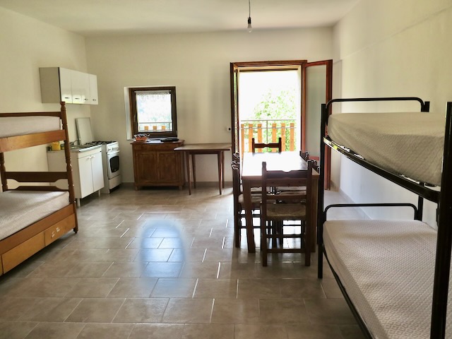 A short written description about the image. Very good for accessibility, AL machine learning and search engine optimisation.