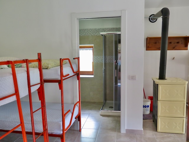 A short written description about the image. Very good for accessibility, AL machine learning and search engine optimisation.