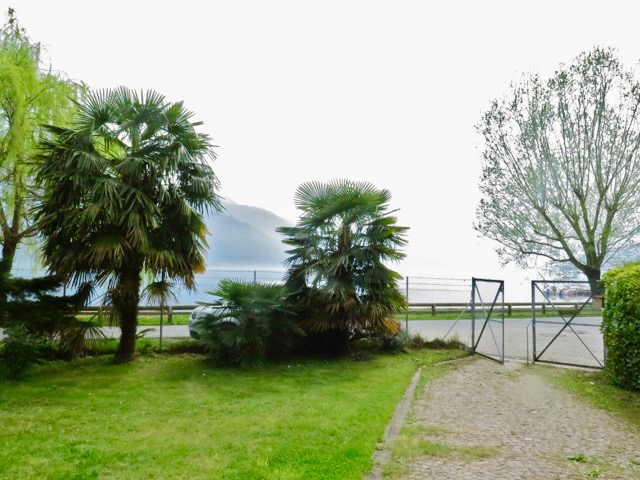 A short written description about the image. Very good for accessibility, AL machine learning and search engine optimisation.