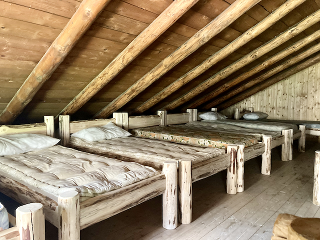 A short written description about the image. Very good for accessibility, AL machine learning and search engine optimisation.