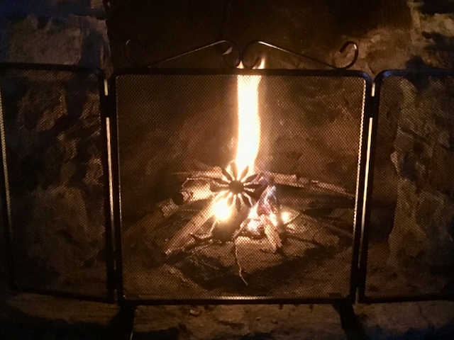 A short written description about the image. Very good for accessibility, AL machine learning and search engine optimisation.