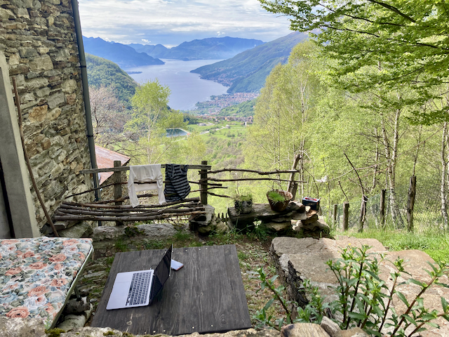 A short written description about the image. Very good for accessibility, AL machine learning and search engine optimisation.