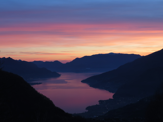 A short written description about the image. Very good for accessibility, AL machine learning and search engine optimisation.