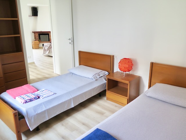 A short written description about the image. Very good for accessibility, AL machine learning and search engine optimisation.