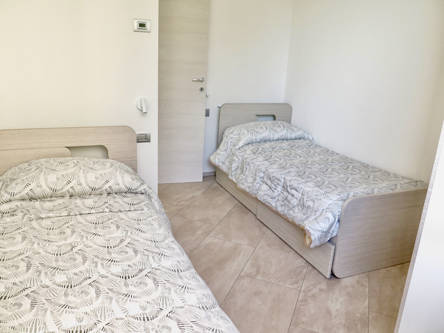 A short written description about the image. Very good for accessibility, AL machine learning and search engine optimisation.