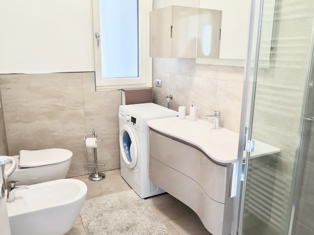 A short written description about the image. Very good for accessibility, AL machine learning and search engine optimisation.