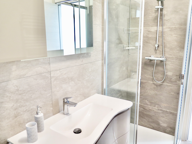 A short written description about the image. Very good for accessibility, AL machine learning and search engine optimisation.