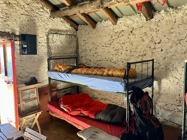 A short written description about the image. Very good for accessibility, AL machine learning and search engine optimisation.